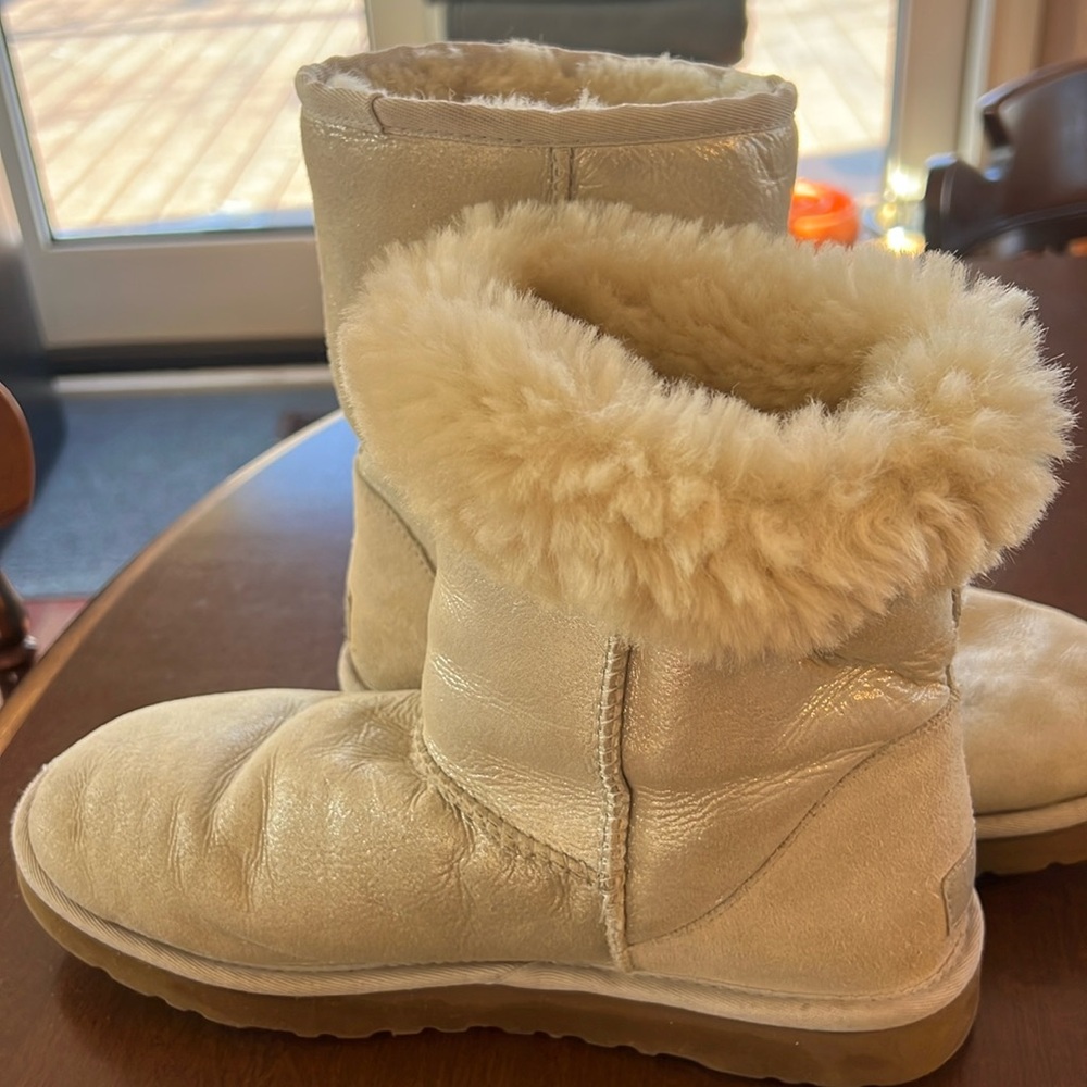 UGG Women's Classic Short Iridescent Boots - Size 8 - EU39